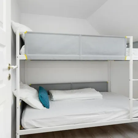 3-etagers Med Plads Til 8-personer Apartment *
