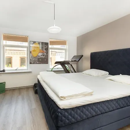 3-etagers Med Plads Til 8-personer Apartment